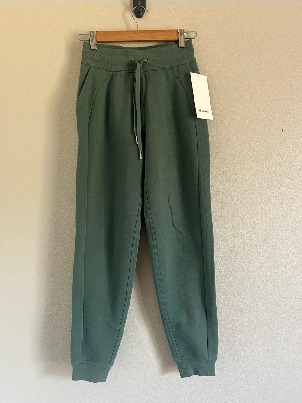 Lululemon Scuba Jogger (Regular) Size 2 MEFO NWT